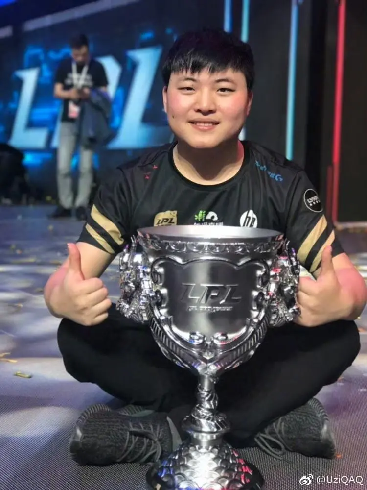 米兰体育-包含切尔西不断突破！，Uzi连续十二场比赛得分超过重返赛场比赛高潮迭起的词条