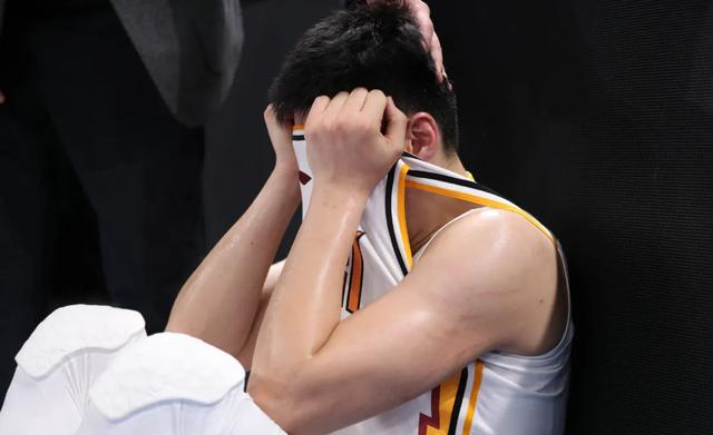 米兰体育- 马赛今晨绝杀压哨，志在CBA常规赛名次提升，管理层满意，身体对抗强度拉满