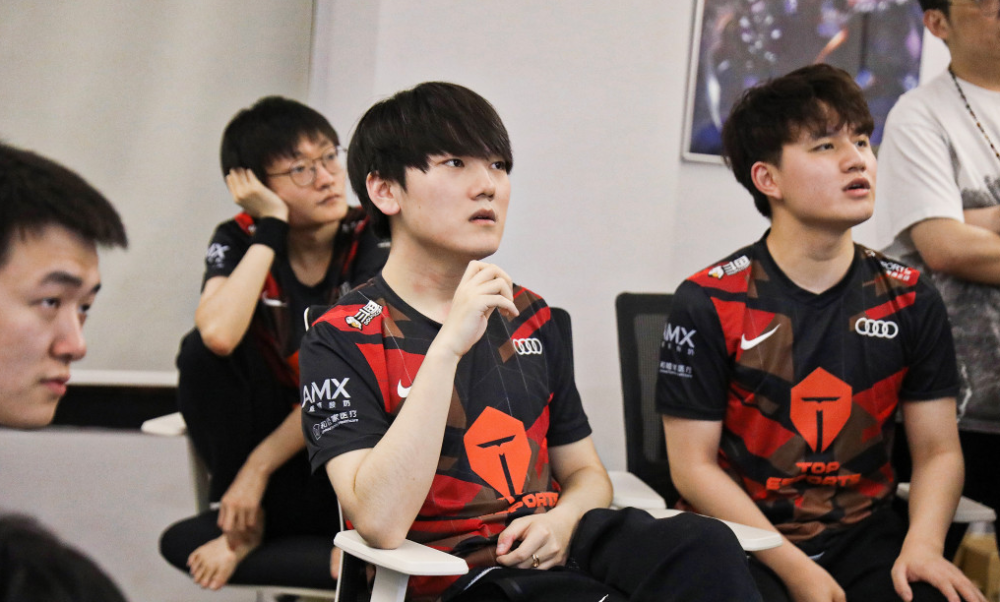 MILAN-JackeyLove在日本队比赛中逆转，问鼎冠军引发热议！的简单介绍